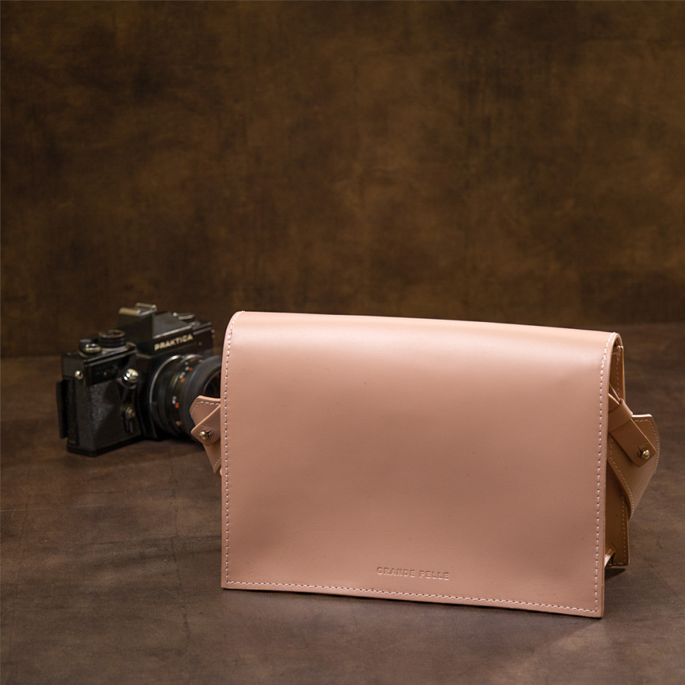 Жіноча сумка через плече з натуральної шкіри рожева Grande Pelle