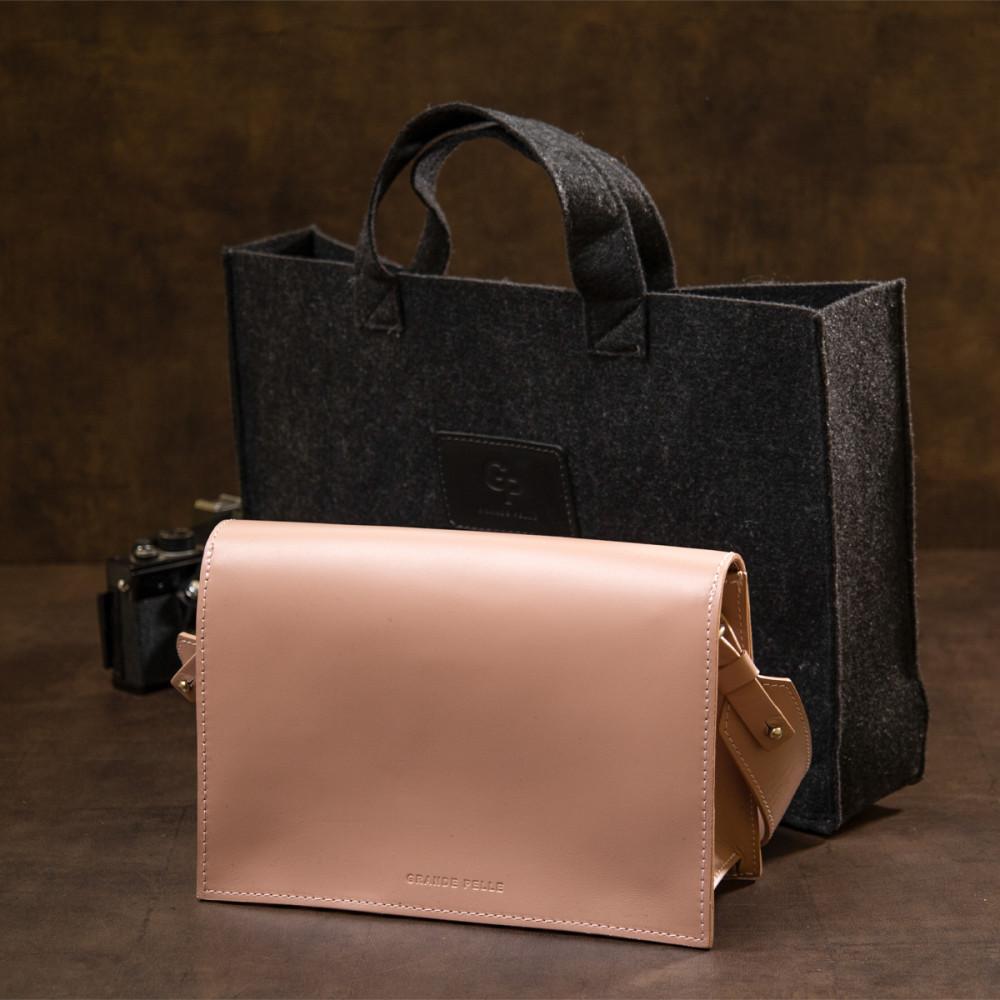 Женская сумка через плечо из натуральной кожи розовая Grande Pelle