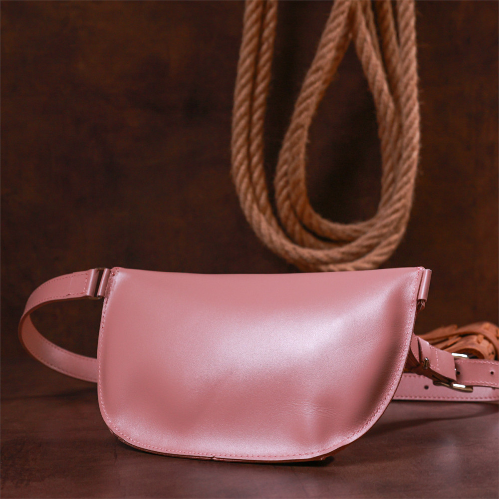 Жіноча сумка бананка з натуральної шкіри рожева гладка рожева Shvigel
