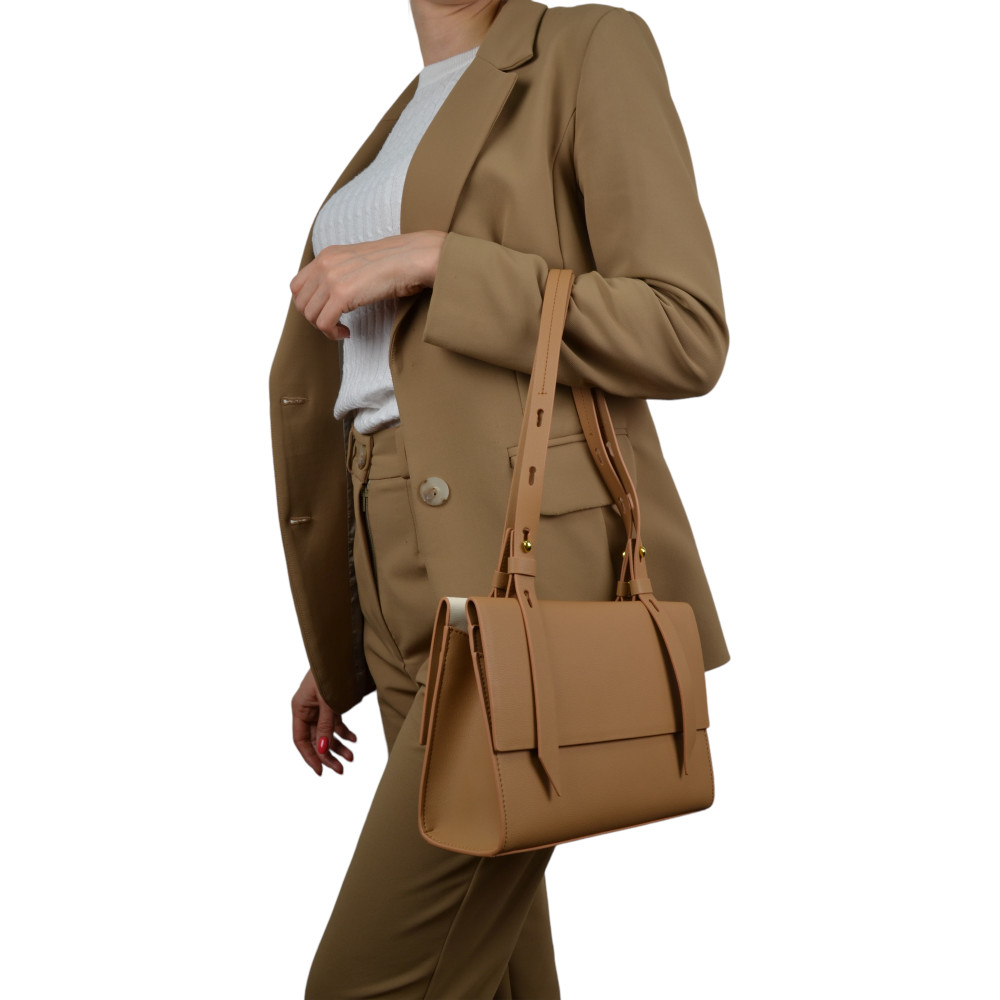 Женская сумка базовая из натуральной кожи бело-бежевая