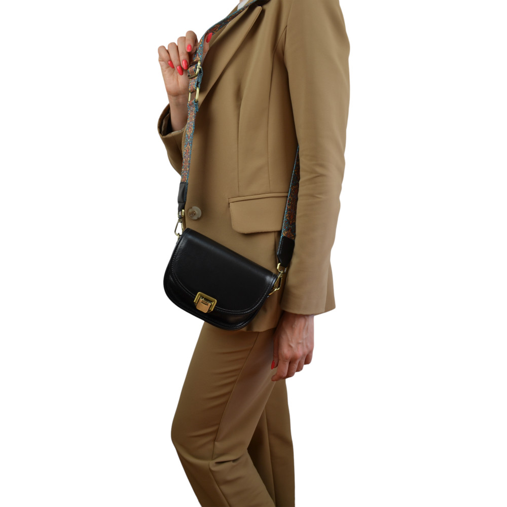 Жіноча сумка крос-боді з натуральної шкіри чорна