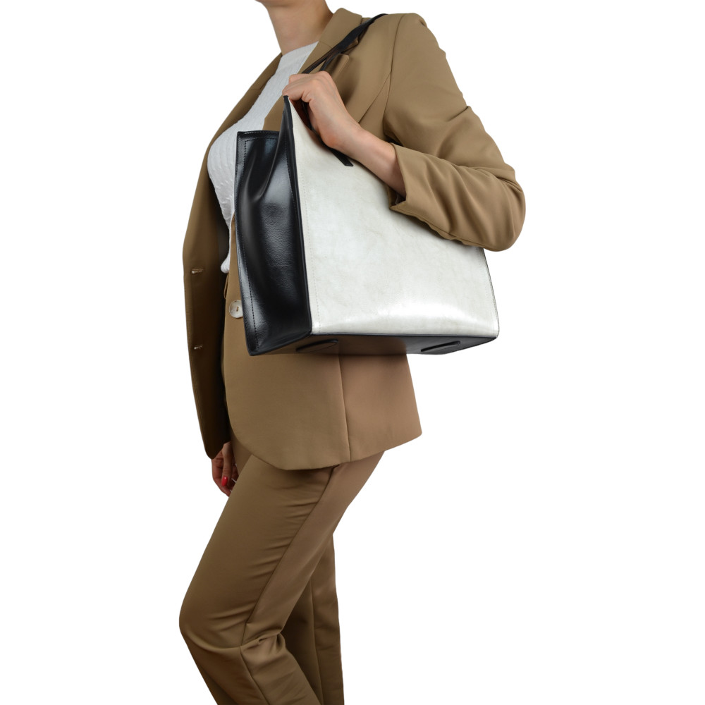 Жіноча сумка базова з натуральної шкіри чорно-біла