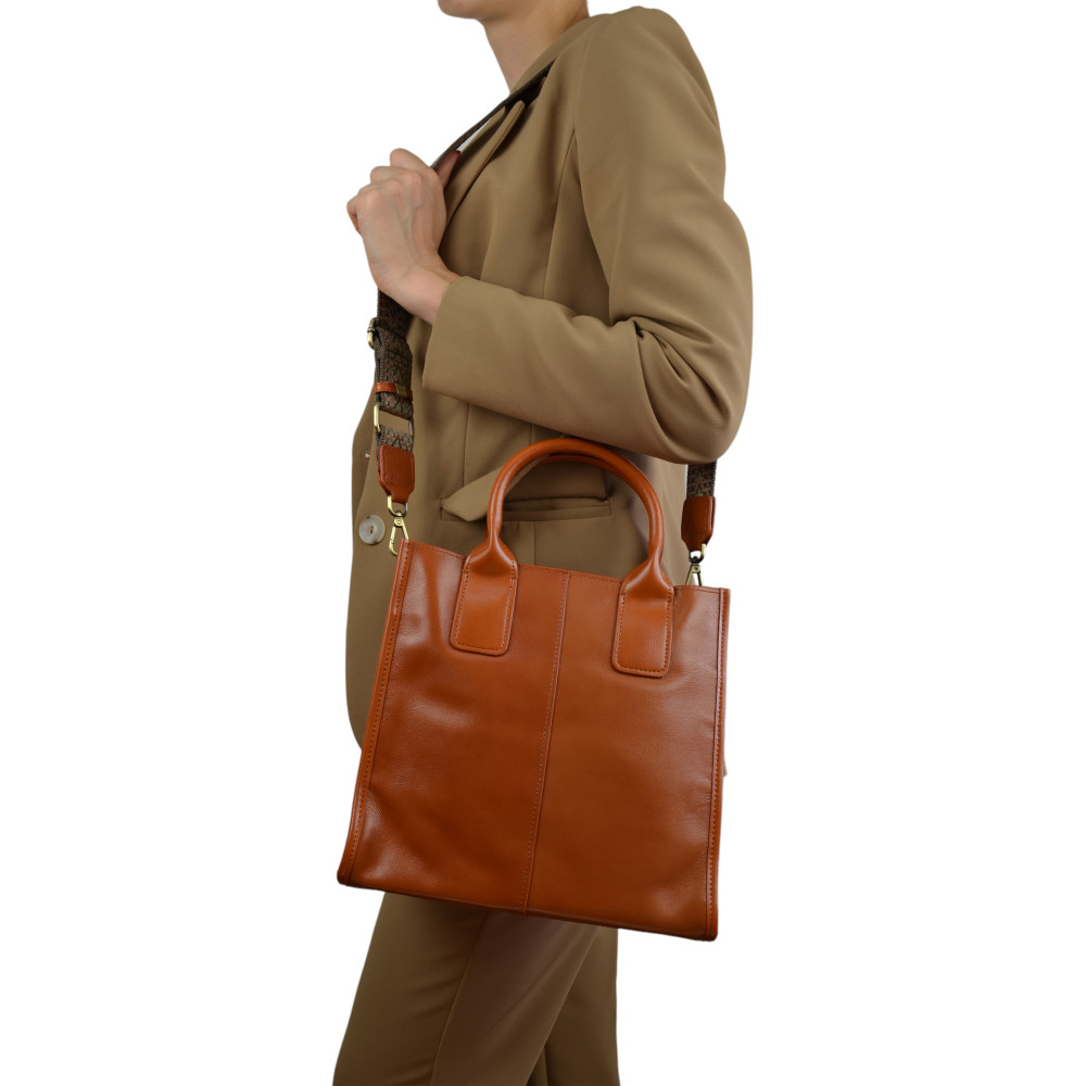 Женская сумка базовая из натуральной кожи рыжая