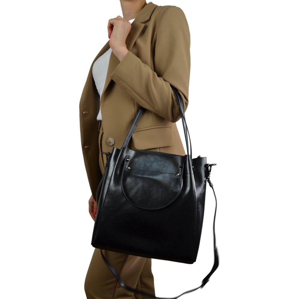 Женская сумка базовая из натуральной кожи черная