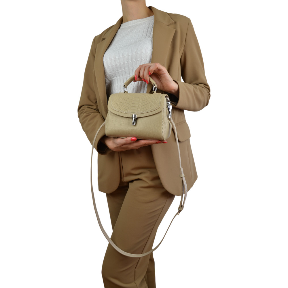 Жіноча сумка базова з натуральної шкіри пудра